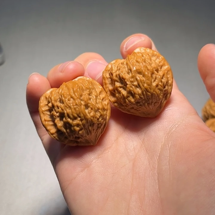 文玩核桃把件桃心601