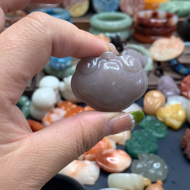 石英质玉（黄龙玉）合金颈饰