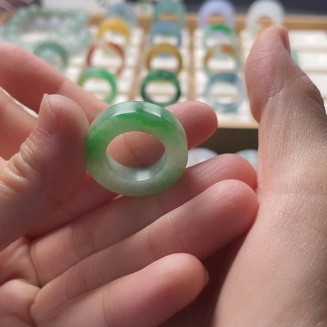 定制翡翠未镶嵌翡翠