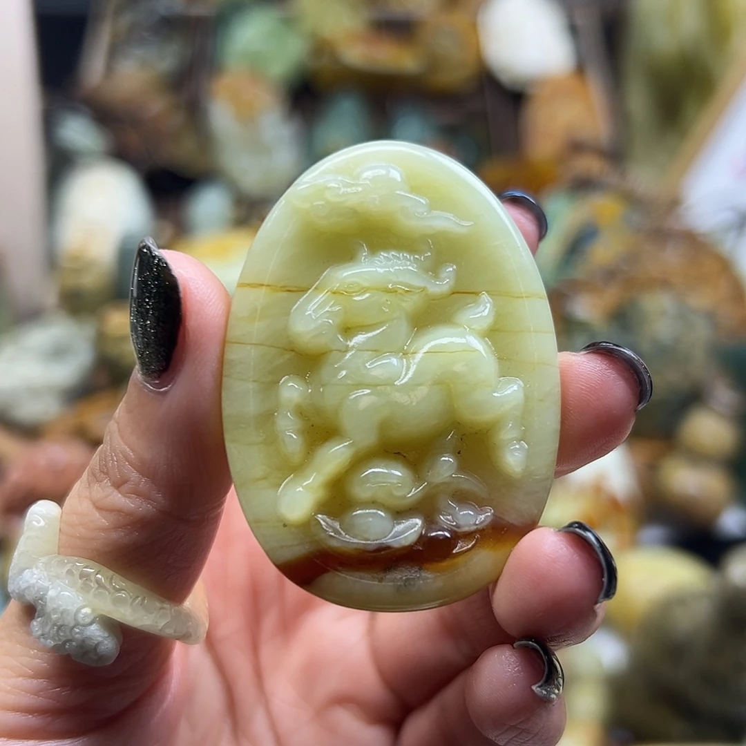 未镶嵌岫玉颈饰玉石王小羊