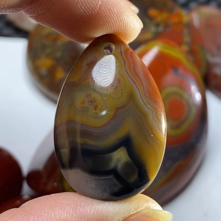 玛瑙/玉髓颈饰未镶嵌