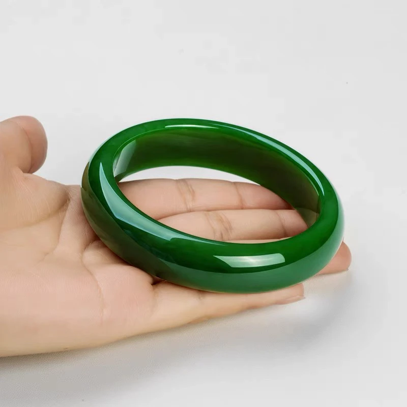 （牛货）正宗新疆正绿老料镯形温柔优雅