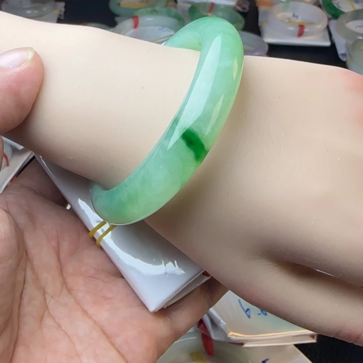未镶嵌手镯翡翠翡翠手镯