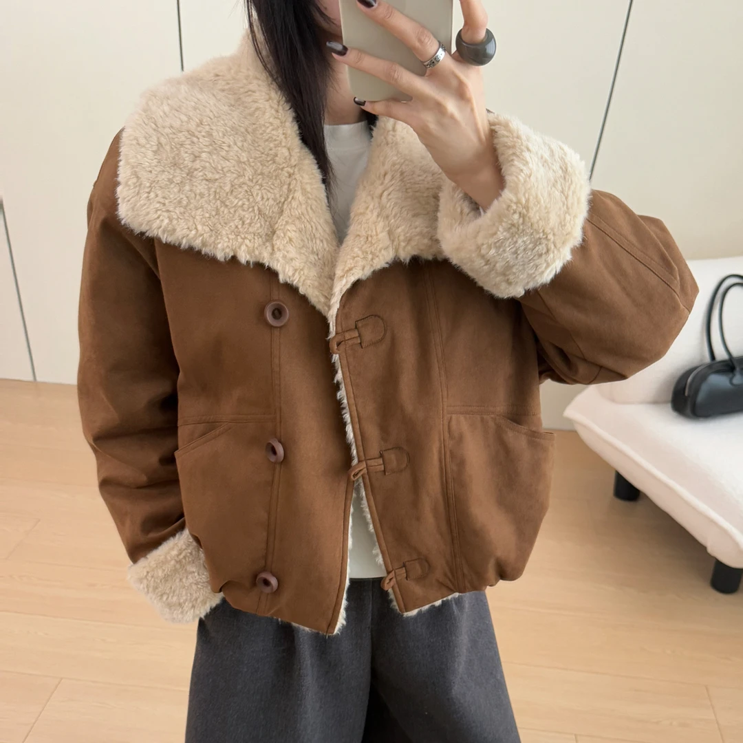 韩系时尚羊羔毛翻领麂皮绒羽绒服女宽松显瘦白鸭绒