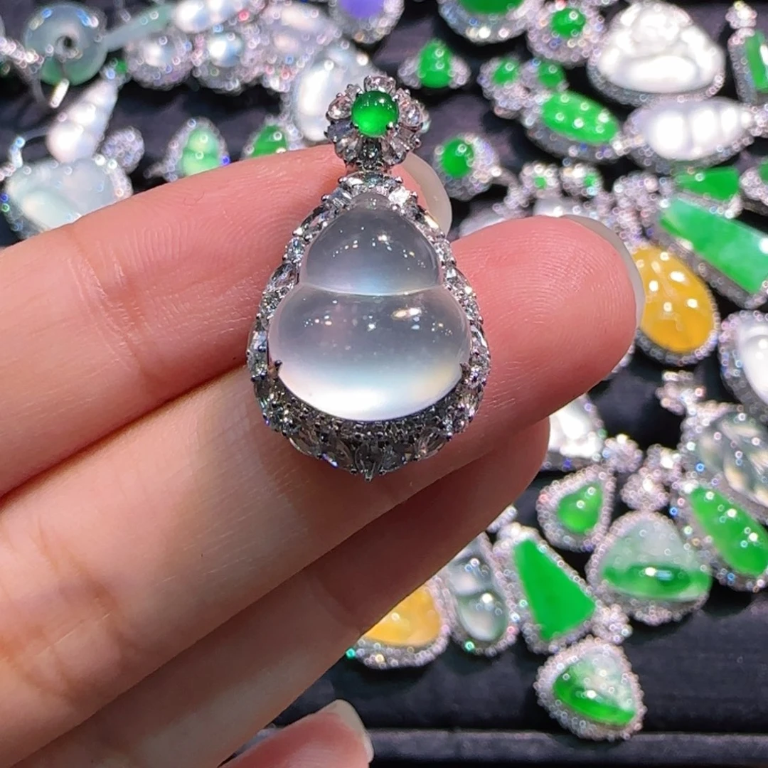 翡翠吊坠(不含链)18K金镶嵌玻璃种葫芦吊坠