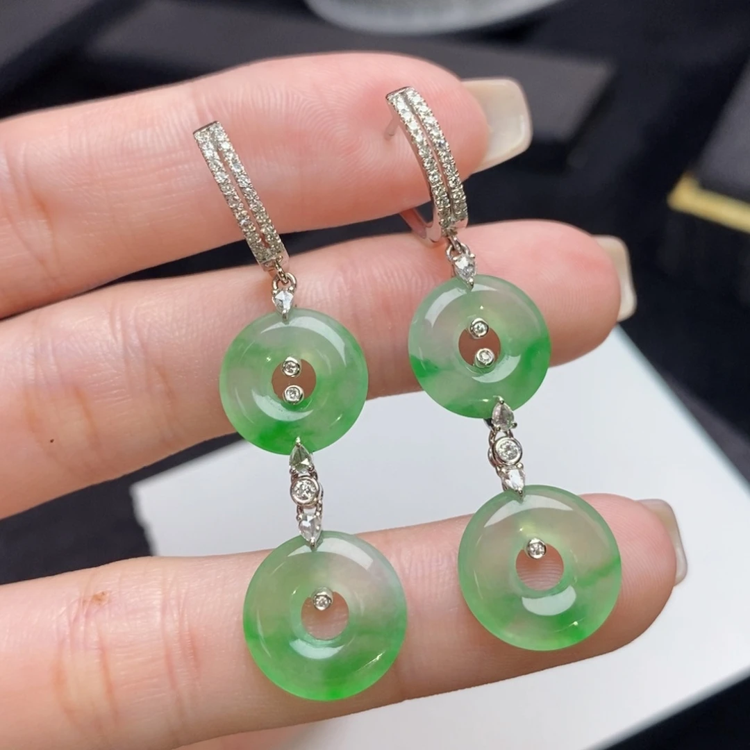 18K金镶嵌翡翠耳饰甜甜圈