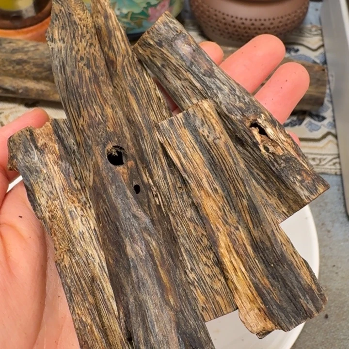 沉香碎屑沉香棋楠老白棋高货虫漏树心油块料46克