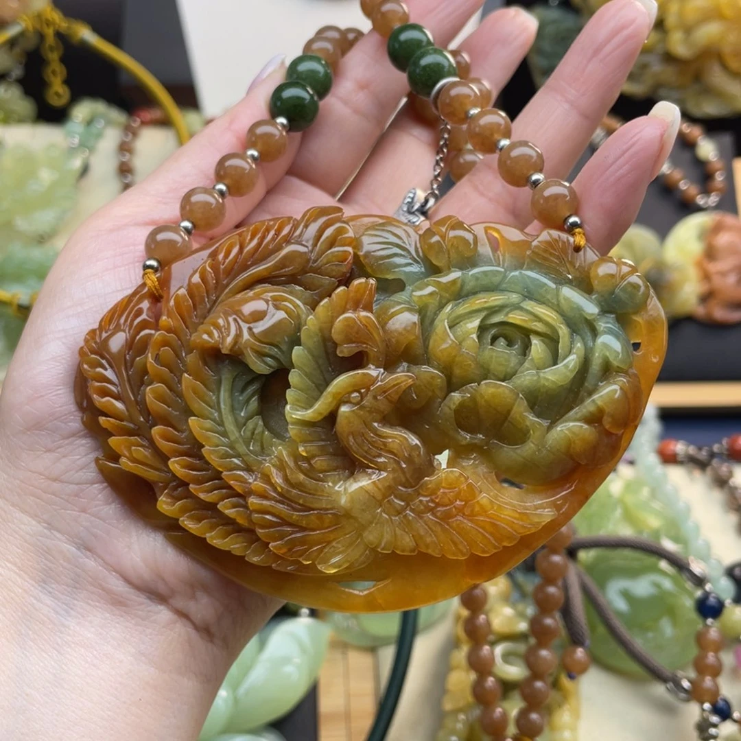 蛇纹石玉颈饰未镶嵌