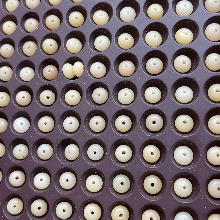 白玉菩提吊坠微瑕8-5奶黄算盘110颗