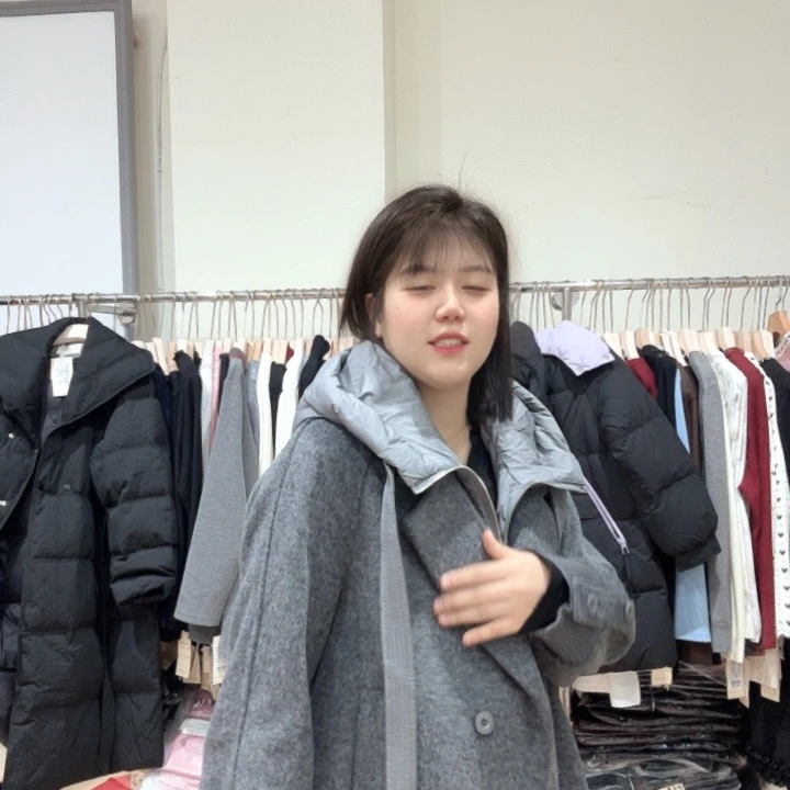 薛***室芮娜依莲芮娜依莲