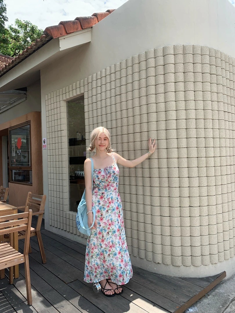 大码微胖温柔淑女法式蔷薇花吊带连衣裙夏旅游度假风气质长裙