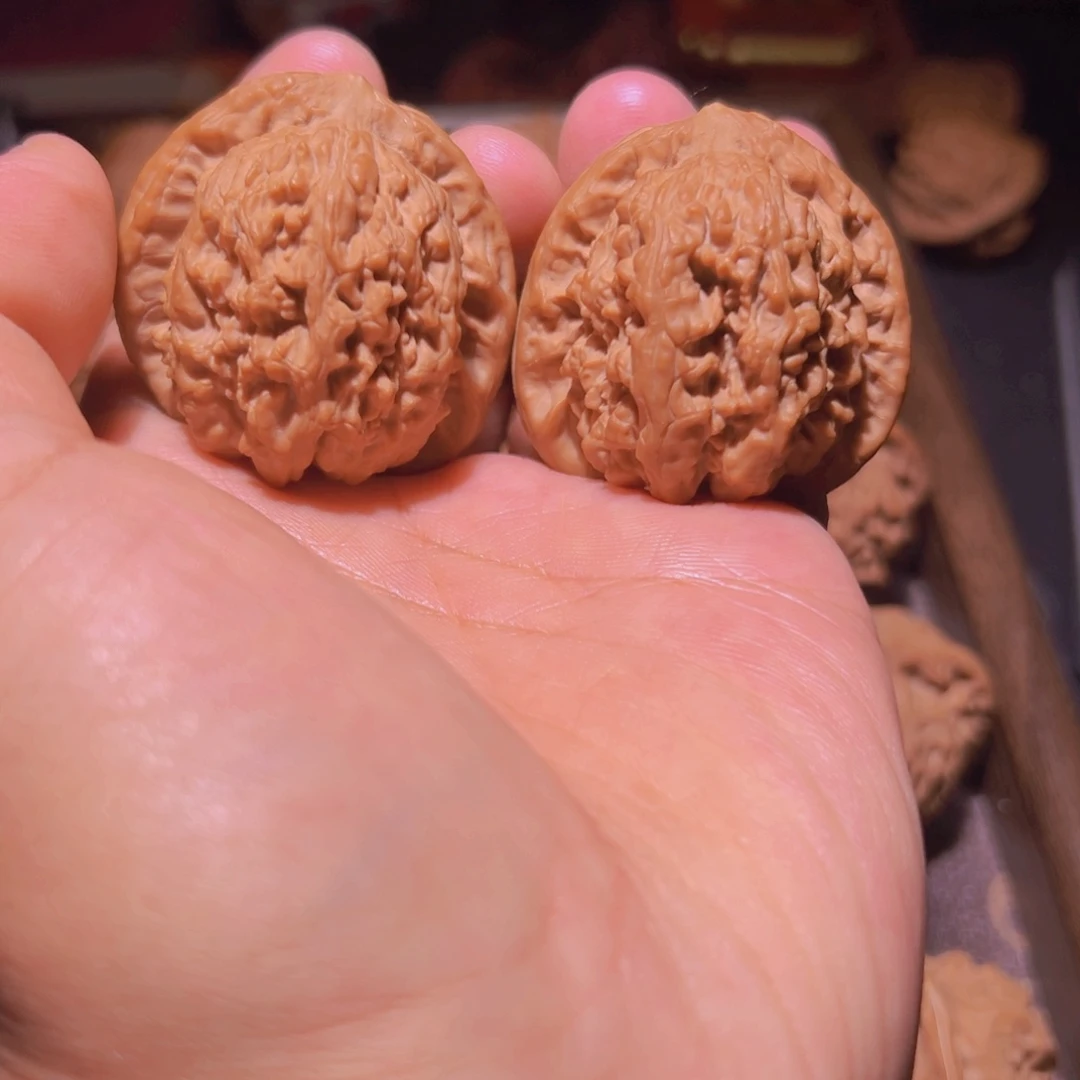 蚂蚁沟瑞麟文玩核桃