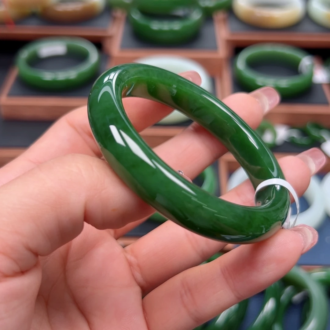 未镶嵌手镯和田玉（碧玉）