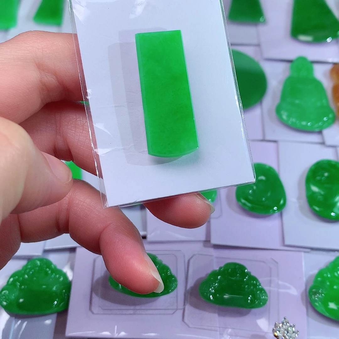 吊坠(赠链)未镶嵌翡翠天然翡翠