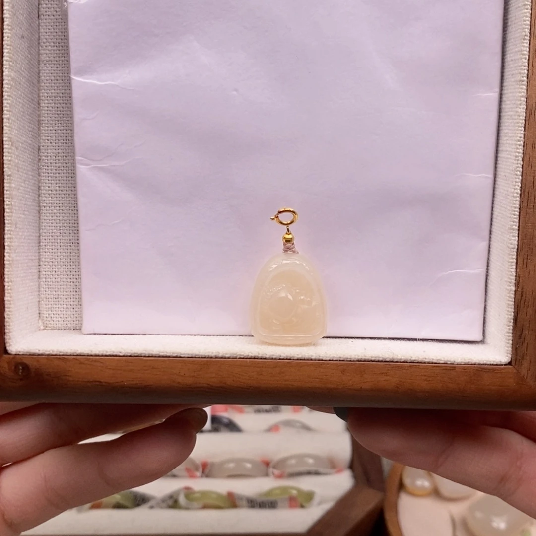 颈饰未镶嵌和田玉躺赢佛