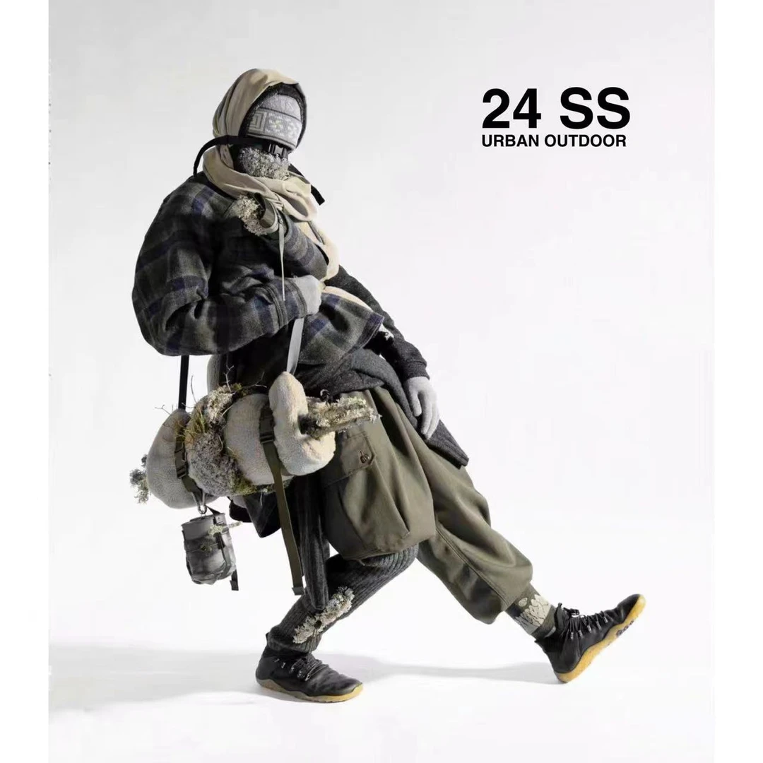 885-设计款轻量化拼接网布翻领羽绒衬衫