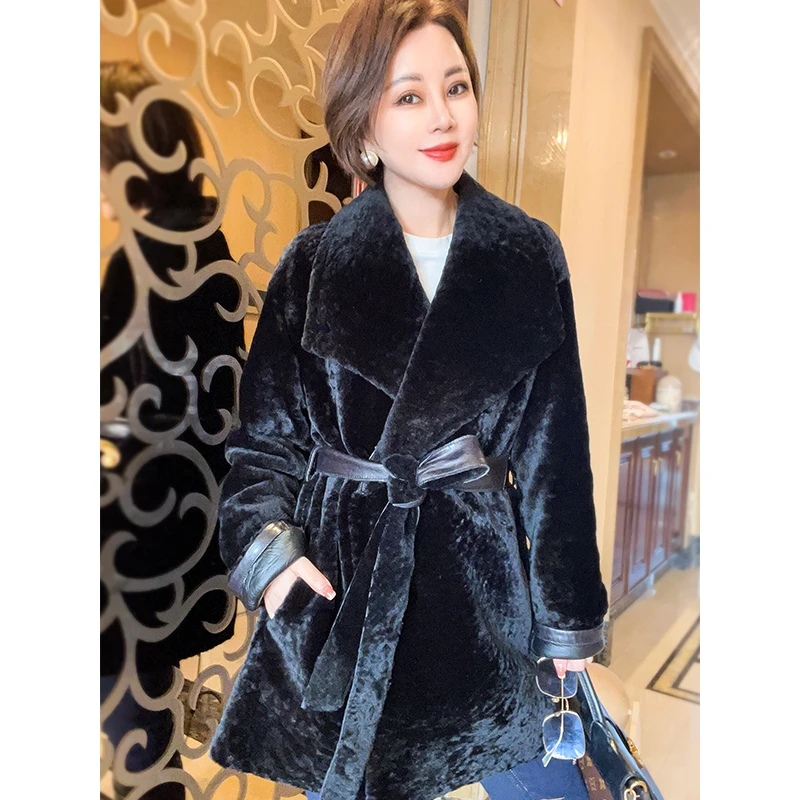 拉贡皮毛一体中长款收腰外套女冬季新款保暖加厚皮草大衣25121603