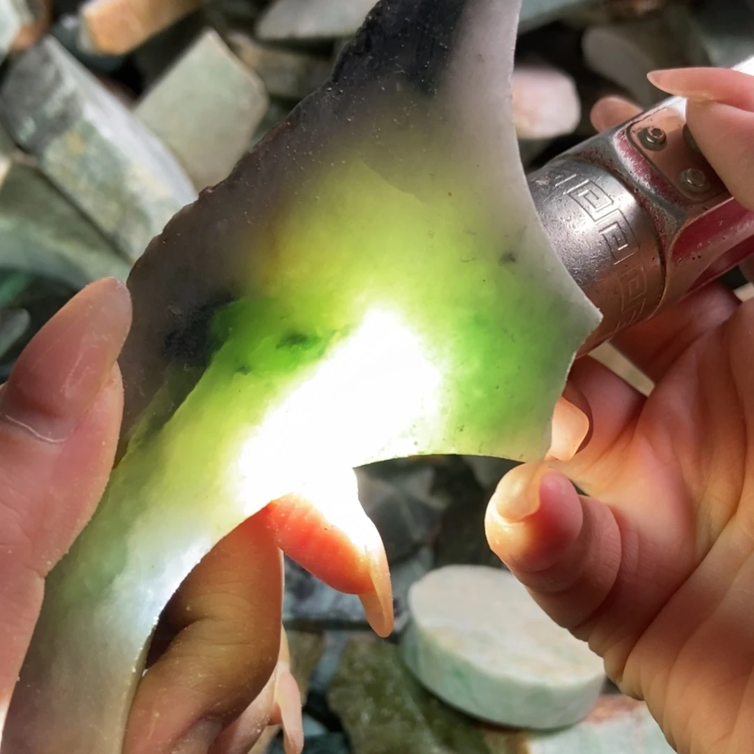 翡翠未镶嵌挂件天然翡翠