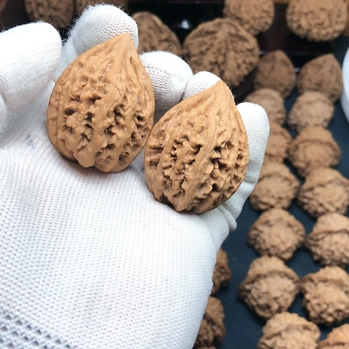 桃核把件秦岭纯野生蜡黄皮柳叶秦鸡精品文玩核桃