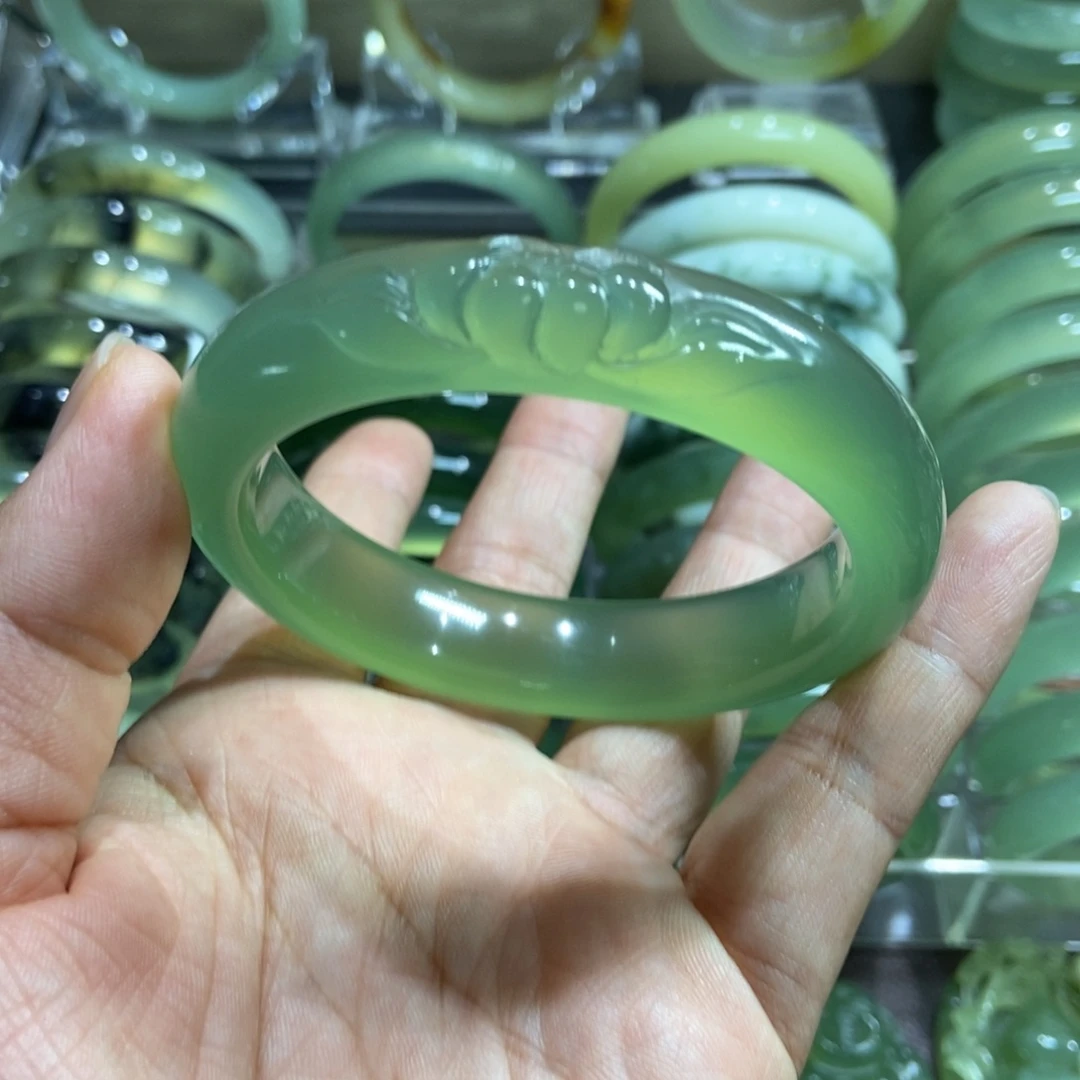 未镶嵌岫玉手镯60