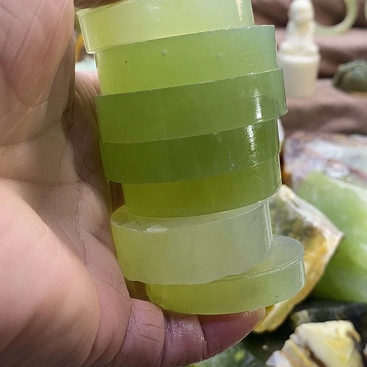 闻***语蛇纹石玉未镶嵌挂件