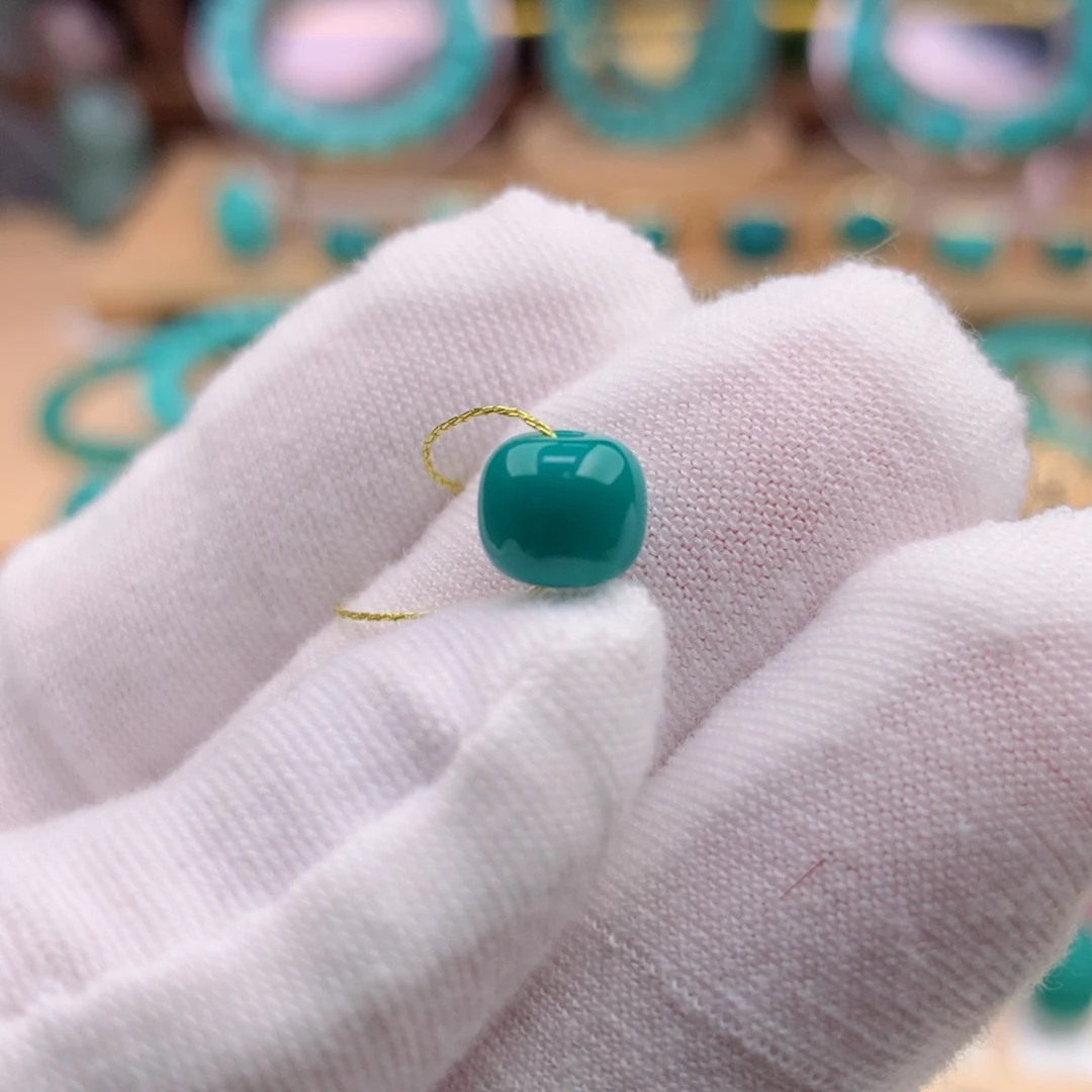 绿松石珠宝奇石未镶嵌两**间