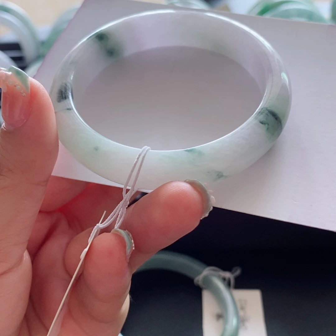 翡翠手镯未镶嵌正