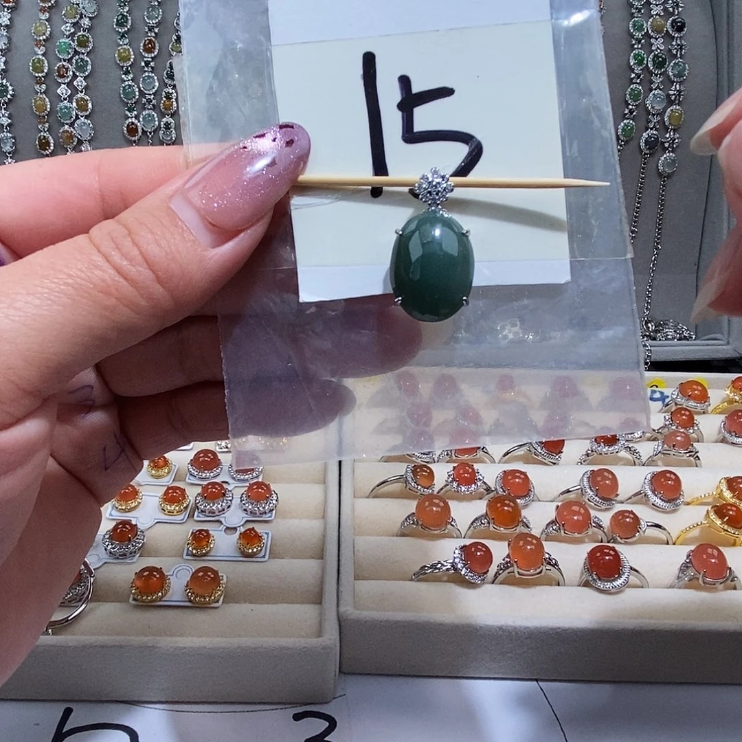 翡翠未镶嵌戒指缅甸