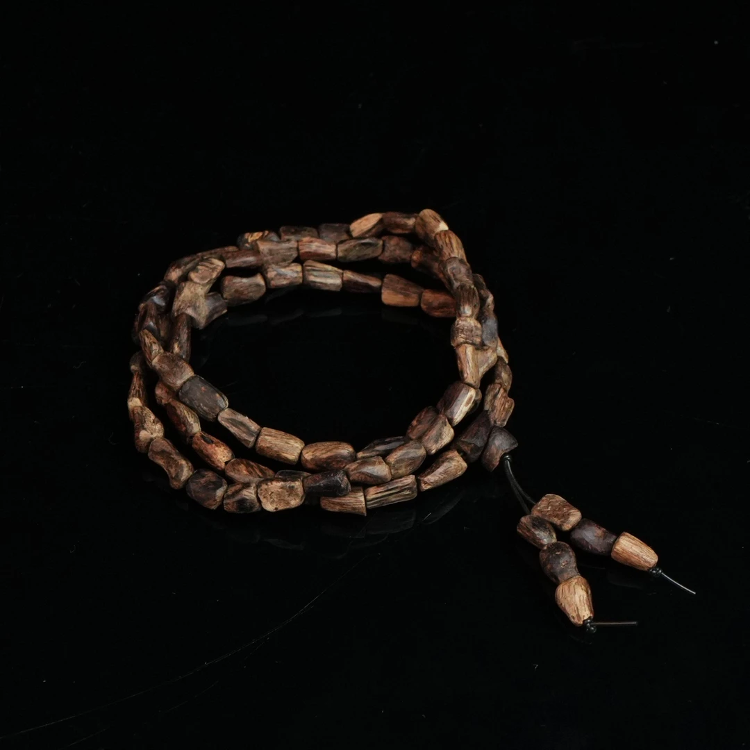 A5561 文莱沉香土沉沉水随形串 /  7.72g