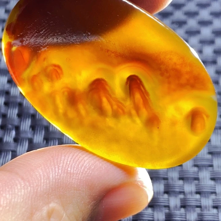 王***^玛瑙/玉髓未镶嵌颈饰