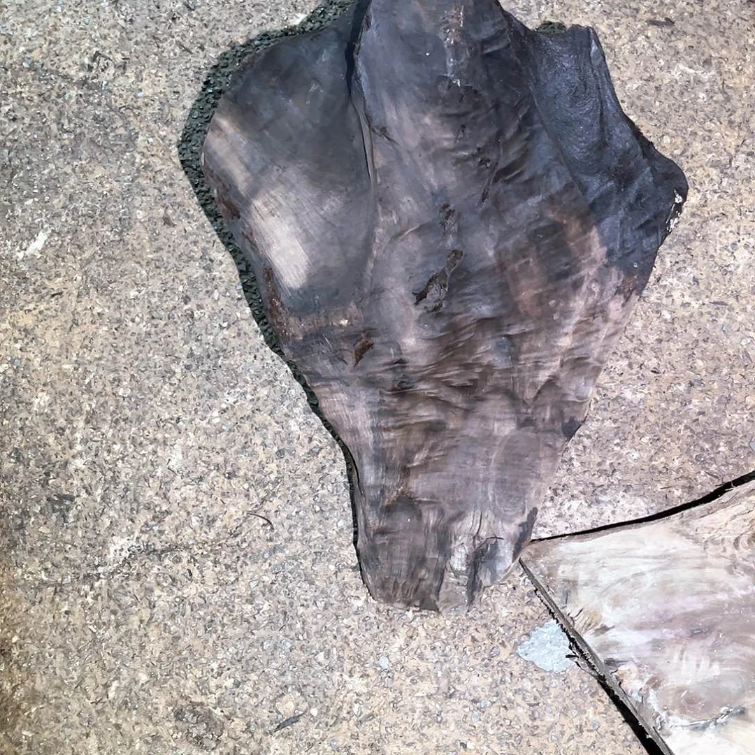 8***层阴沉的空气中弥漫着一