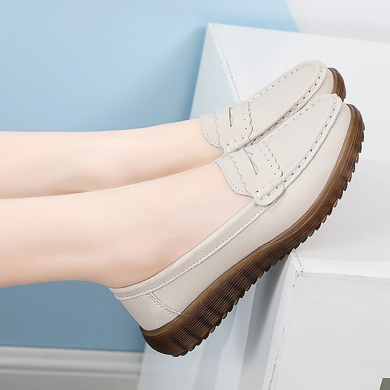 夏季镂空休闲浅口妈妈鞋平底真皮中老年单鞋牛筋底防滑软底豆豆鞋