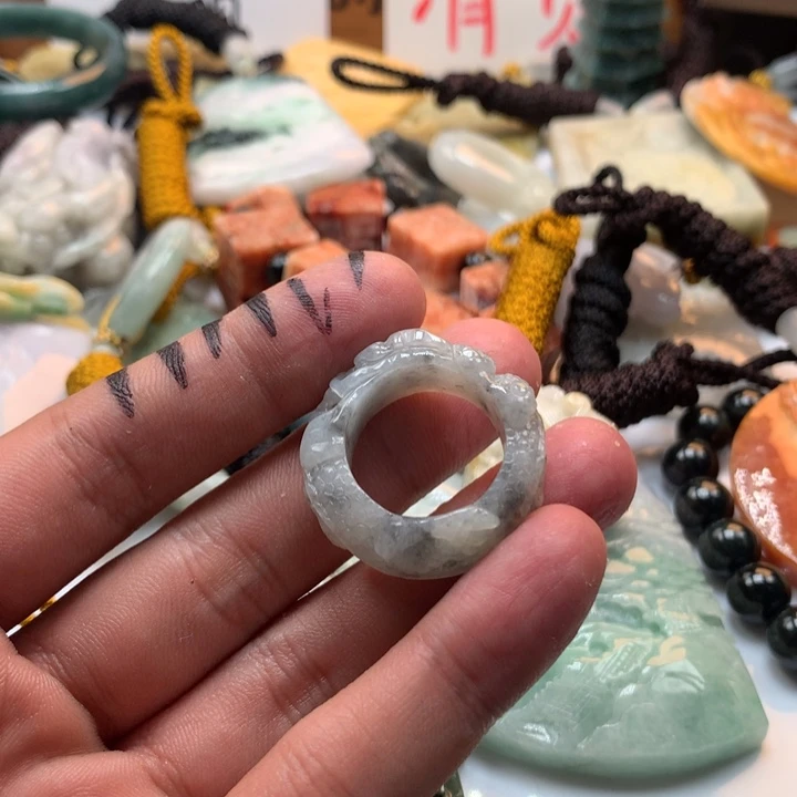 翡翠未镶嵌颈饰保真天然a货翡翠
