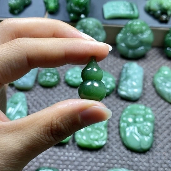【闪购商品】颈饰未镶嵌和田玉