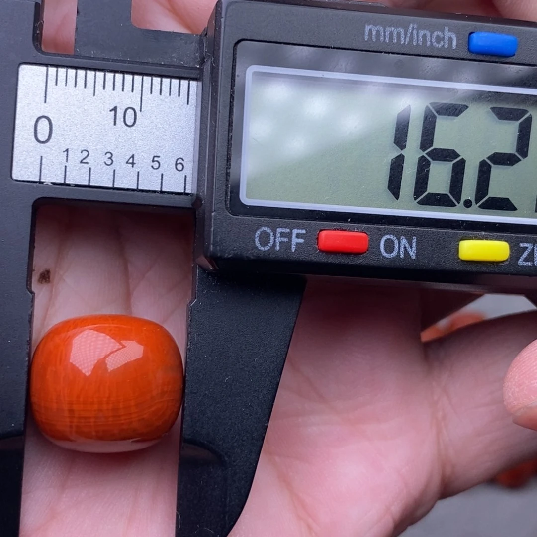 南红玛瑙配饰未镶嵌有瑕疵