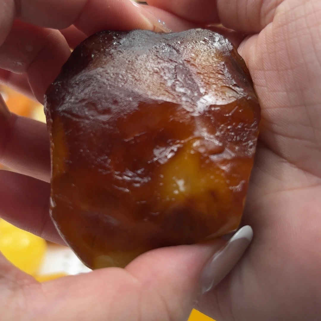 灯***。未镶嵌定制琥珀蜜蜡
