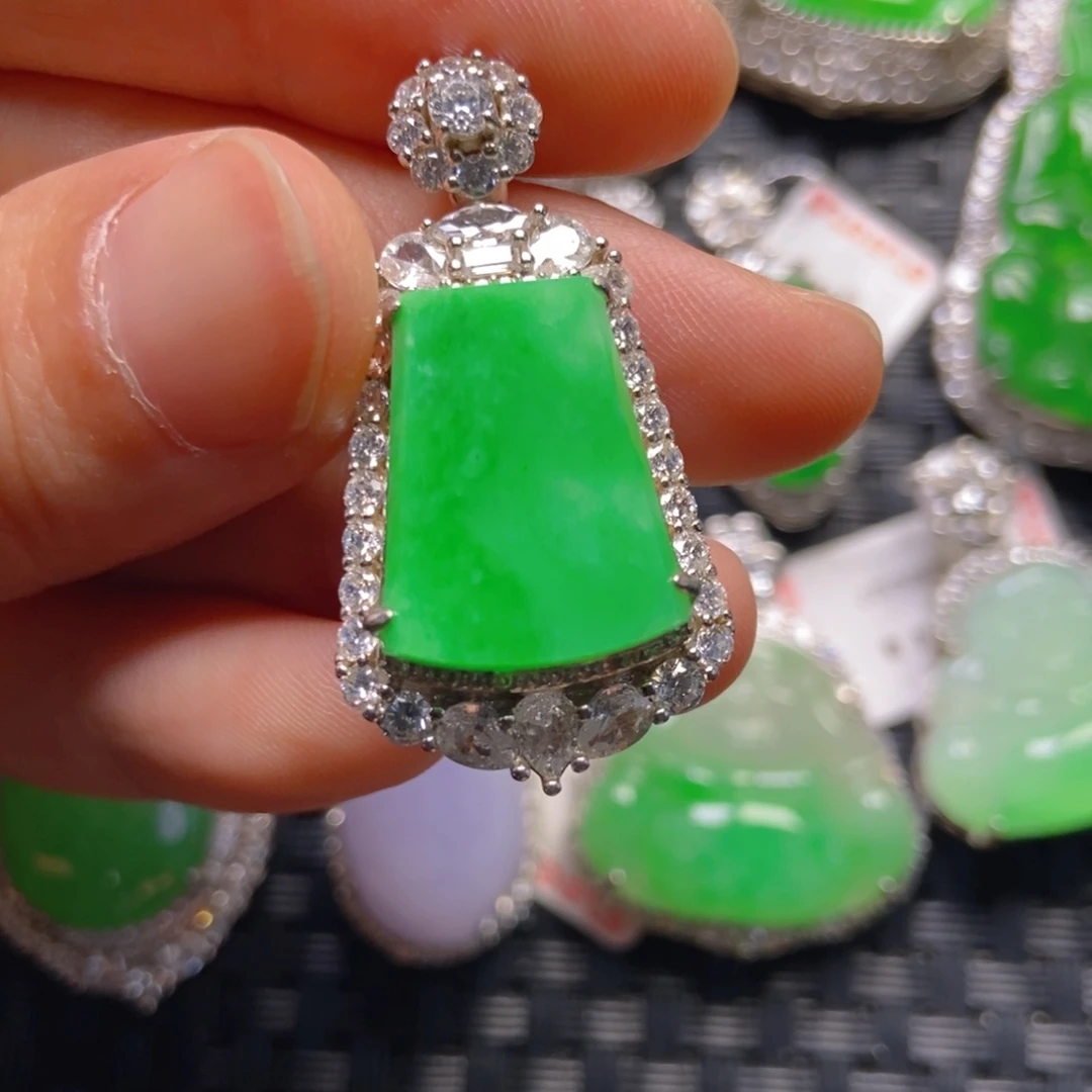 翡翠银S925镶嵌颈饰无事吊坠