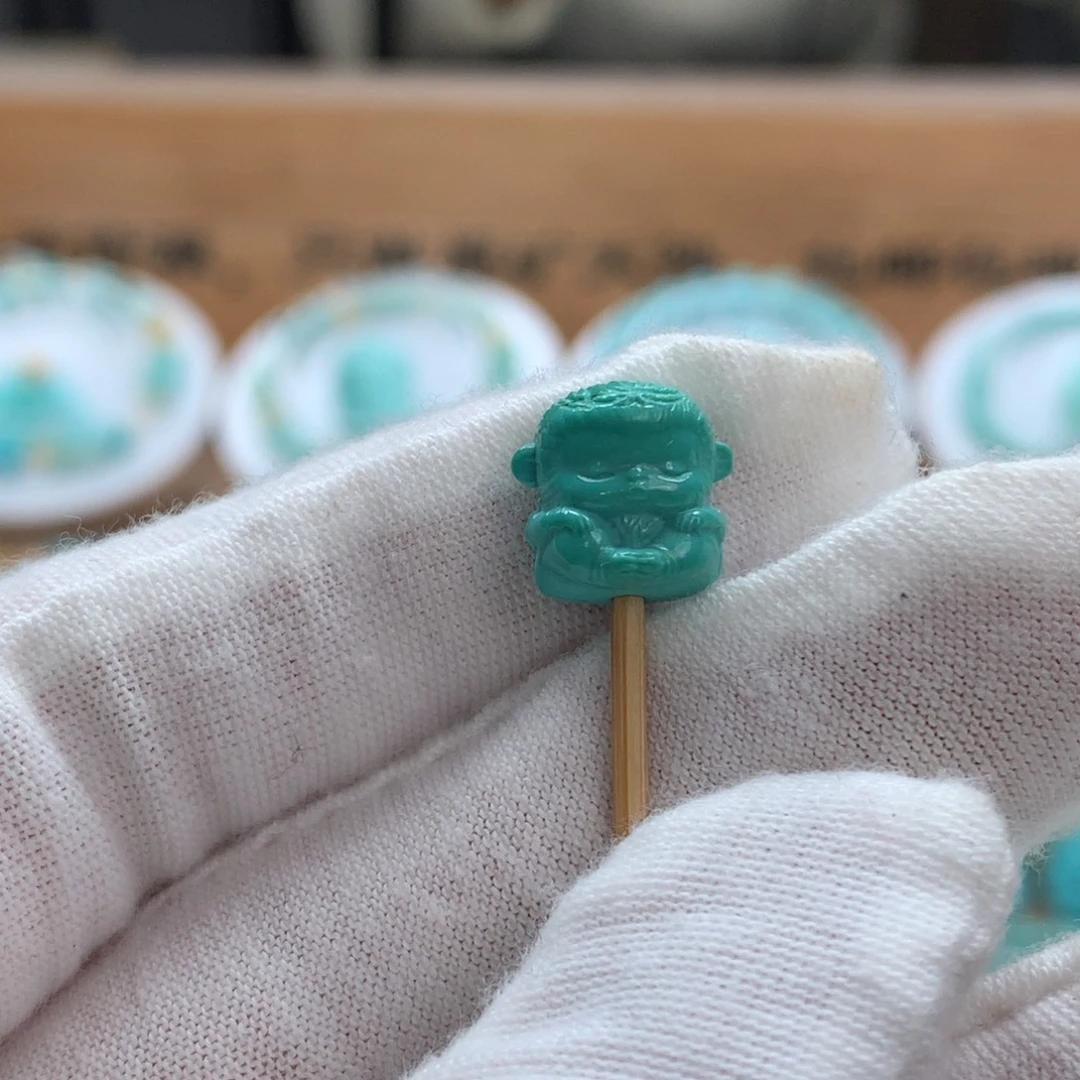 绿松石未镶嵌原矿绿松石小猴子宝宝