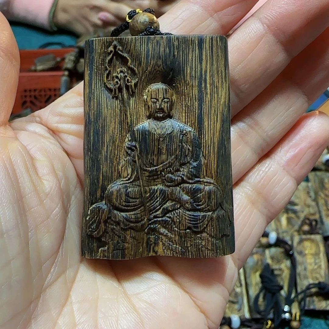 沉香吊坠不**意海南白奇乌身老料雕刻地藏王带绳12.3克