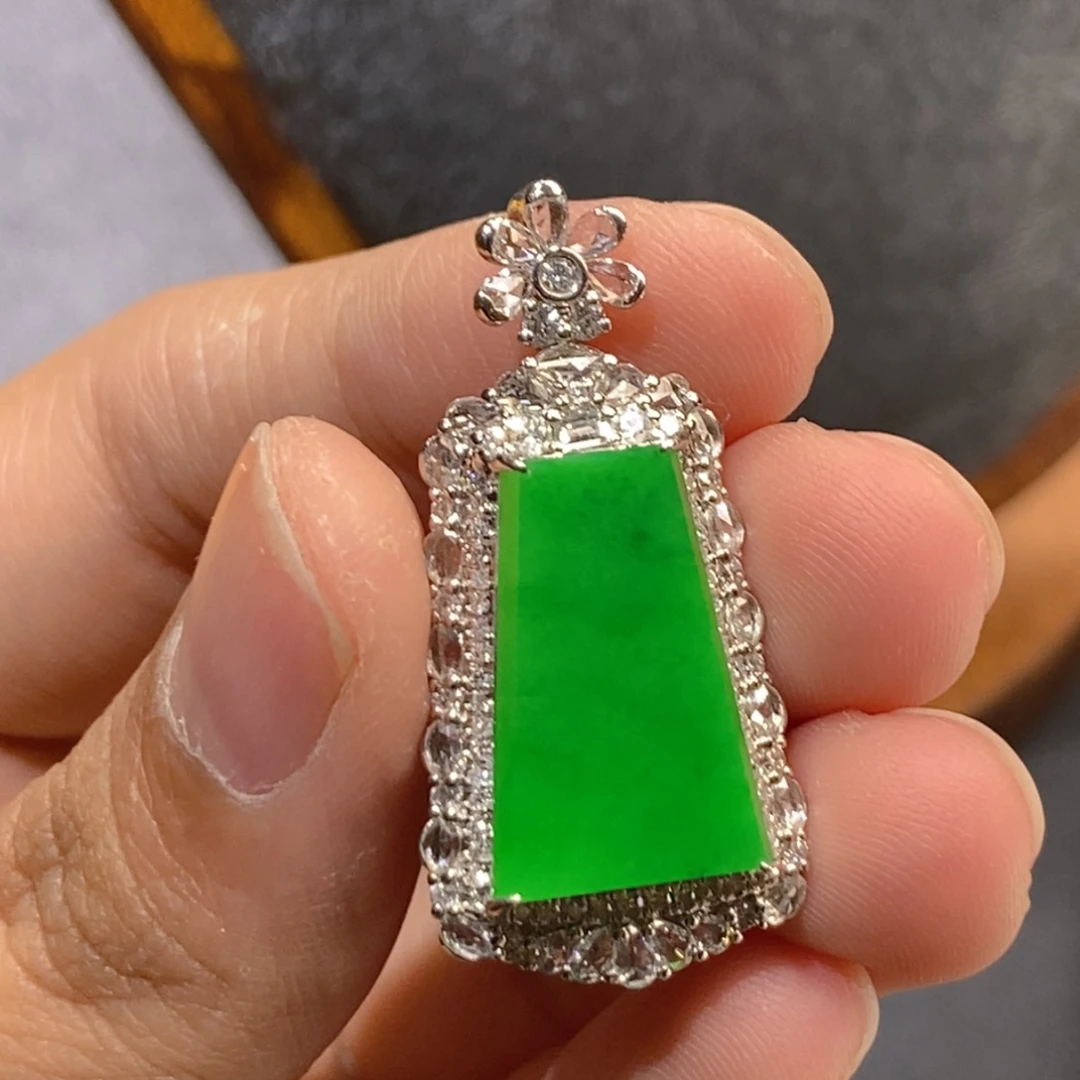 颈饰18K金镶嵌翡翠天然缅甸A货翡翠