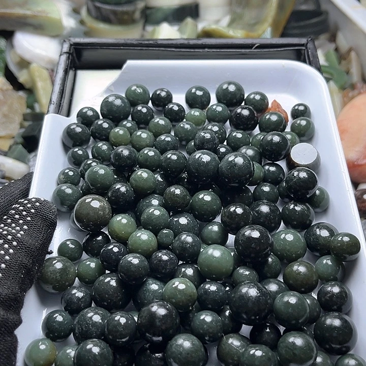 和田玉（糖玉）和田玉9K金镶嵌八**风