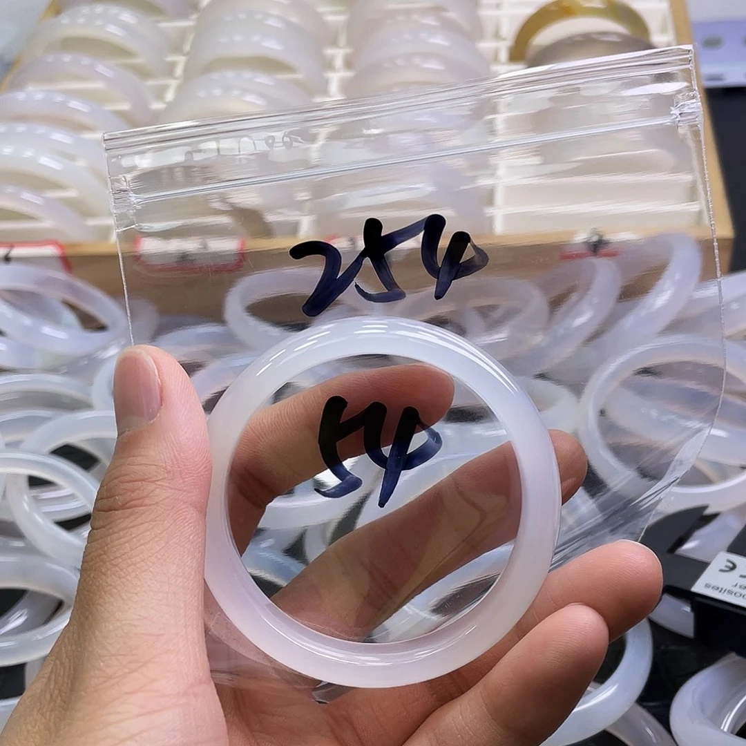 玛瑙/玉髓手镯未镶嵌254
