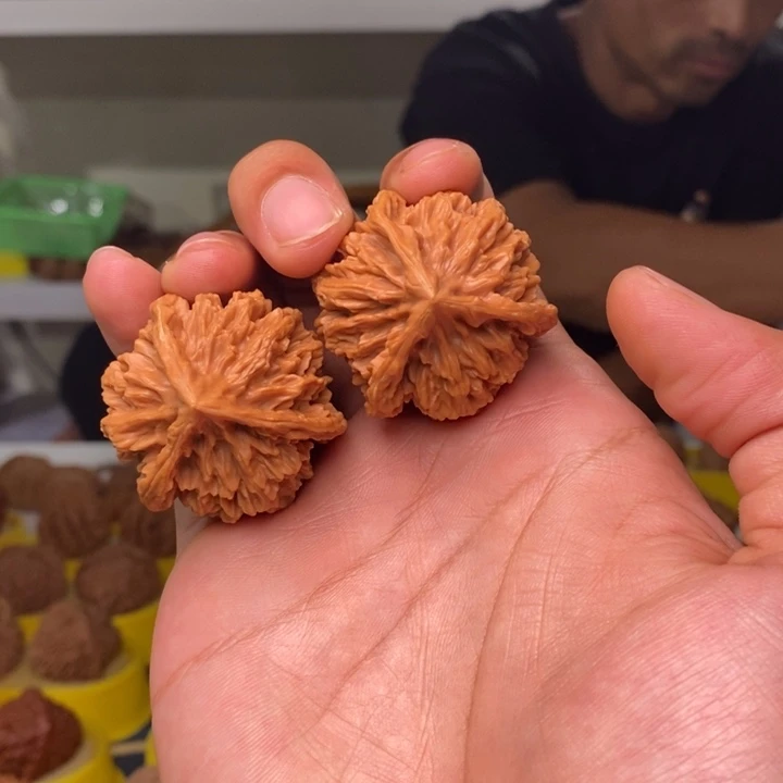 文玩核桃吊坠文玩核桃帝王三棱40-450
