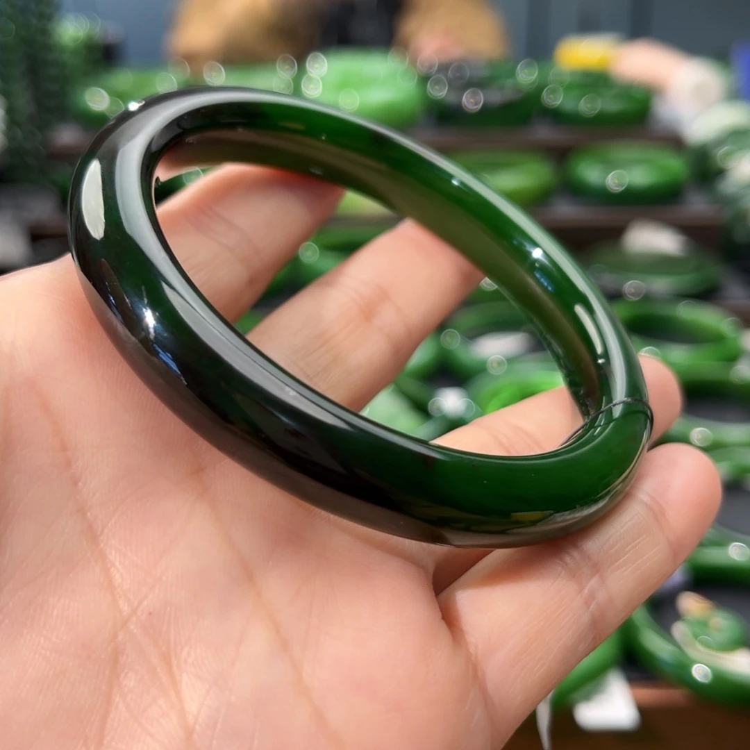 未镶嵌手镯和田玉（碧玉）