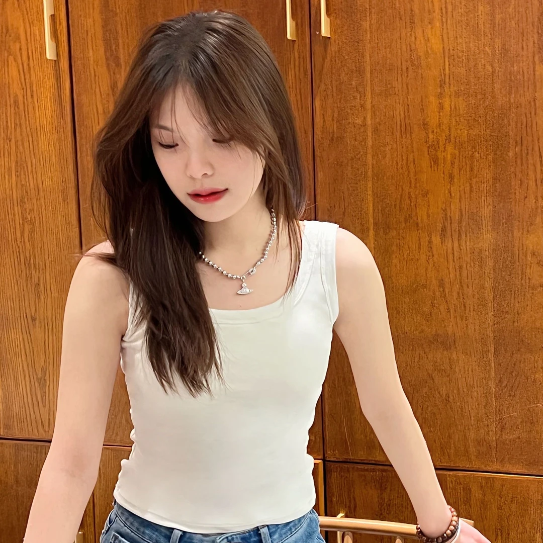 辣妹春夏新款吊带背心女时尚自带胸垫简约白色不透修身显瘦打底