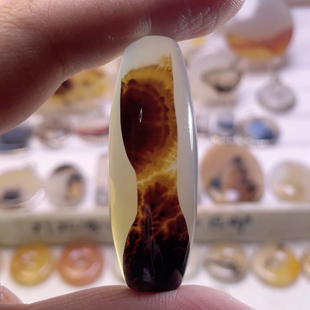 玛瑙/玉髓未镶嵌珠宝奇石