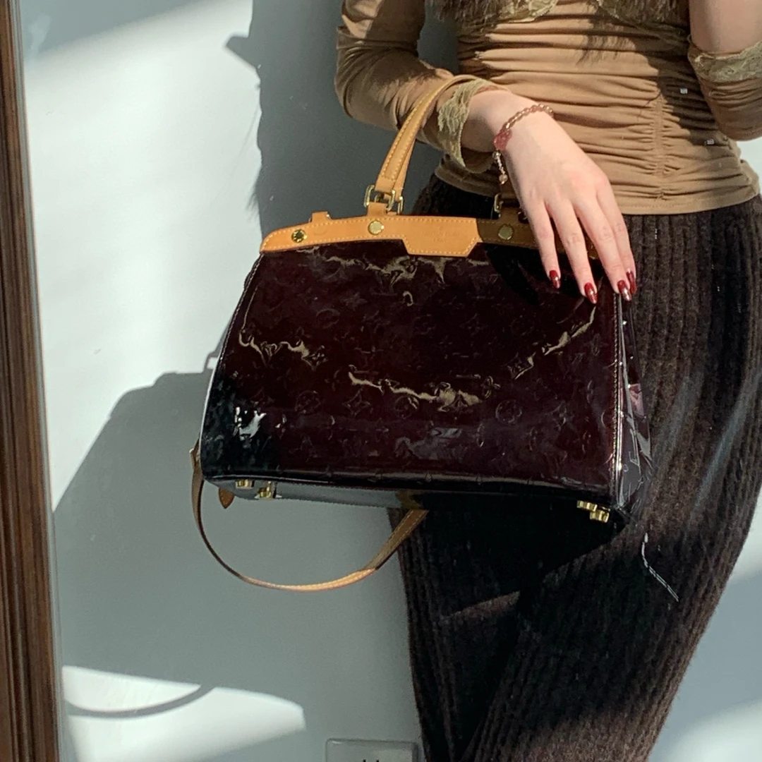 95新 LV lv车厘子色医生包