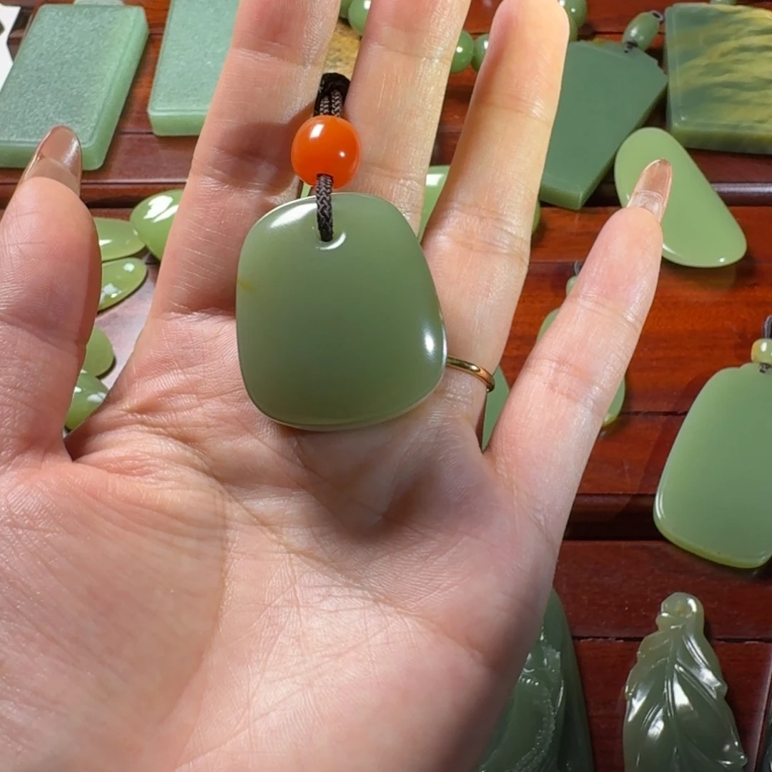 晨***n岫岩河磨玉（透闪石质玉）未镶嵌挂件