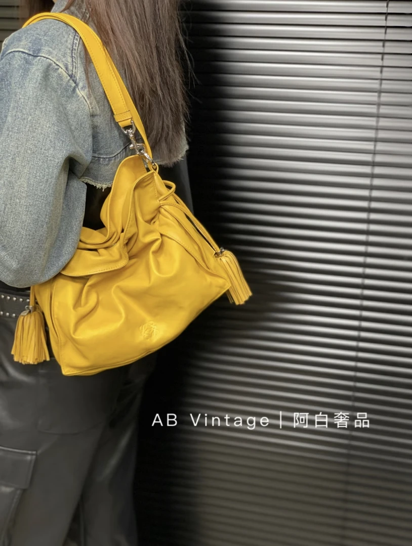 95新 LOEWE/罗意威 阿白奢品/ 罗意威 黄色中号福袋