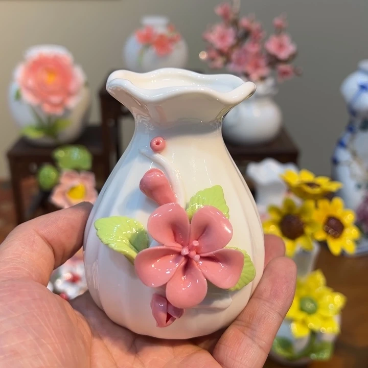 手工精致陶瓷摆件